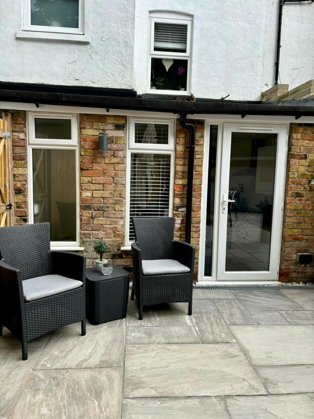 Stylish And Chic Seaside Apartment Southend-on-Sea Exterior photo